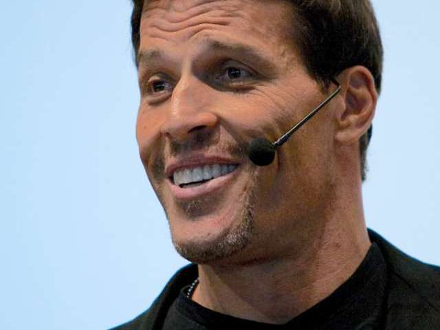(Images) 20 Powerfully Motivating Tony Robbins Picture Quotes